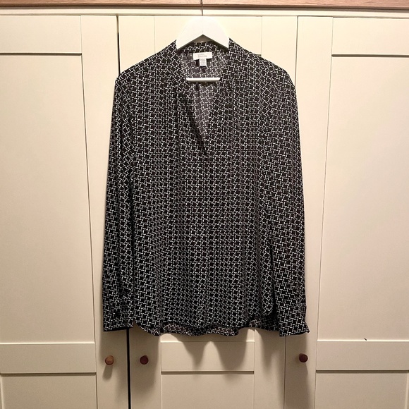 Lord & Taylor Black & White Pattern V Neck Blouse Size XL - Picture 1 of 4